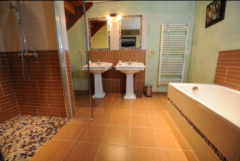 Le Domaine De Saint-Thomin Bed & Breakfast Nostang Oda fotoğraf