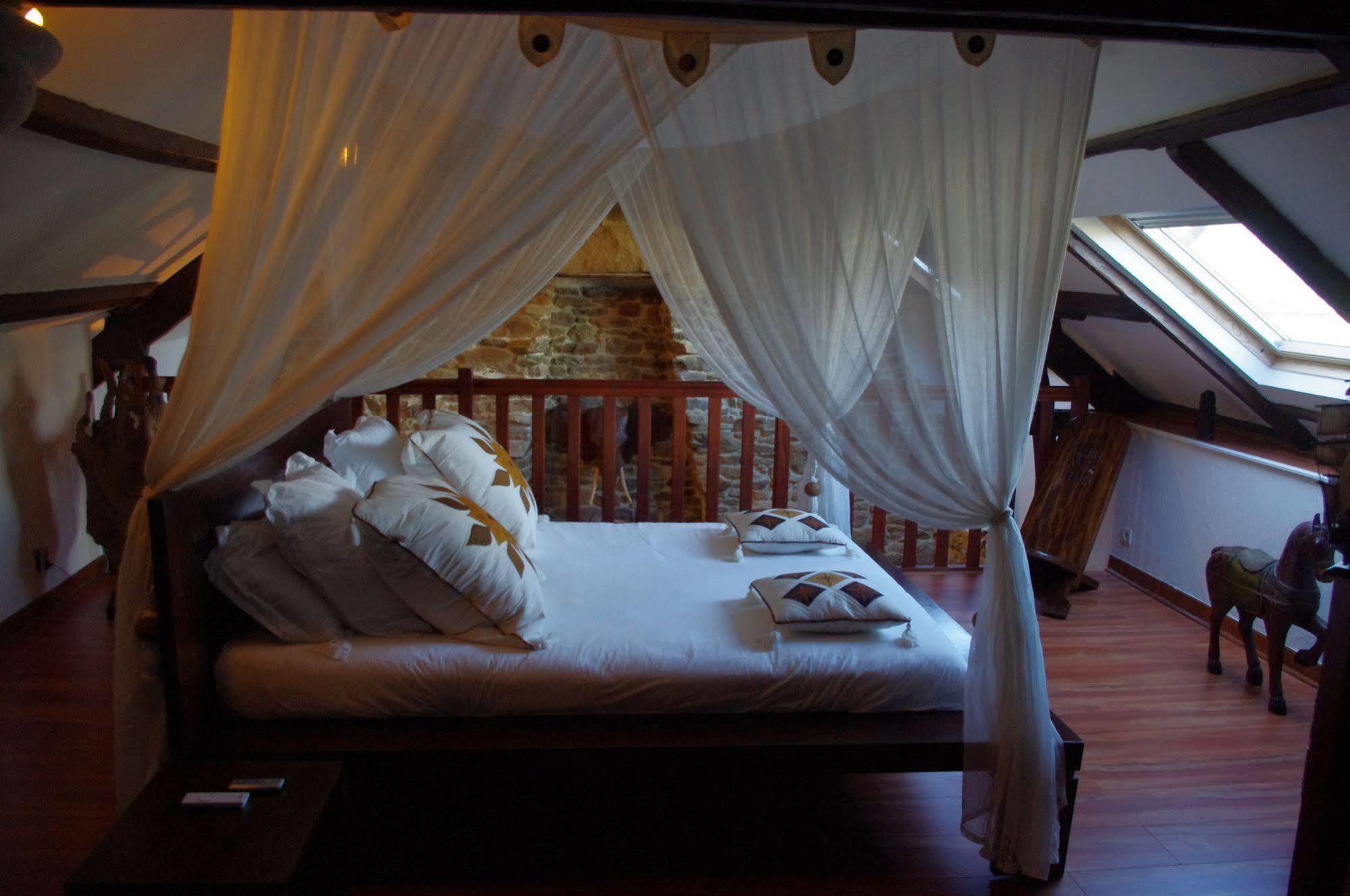Le Domaine De Saint-Thomin Bed & Breakfast Nostang Dış mekan fotoğraf